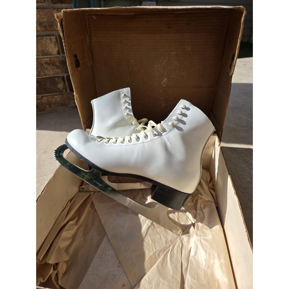 VTG Riedell Red Wing Majetic England Sheffield Steel Ice Skates SZ M6 M2 W/ Box